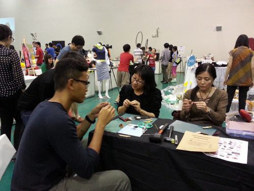 Mini Shoe Workshop in progress at Singapore Mini Maker Faire 2014 (Photo: Barang Shop)